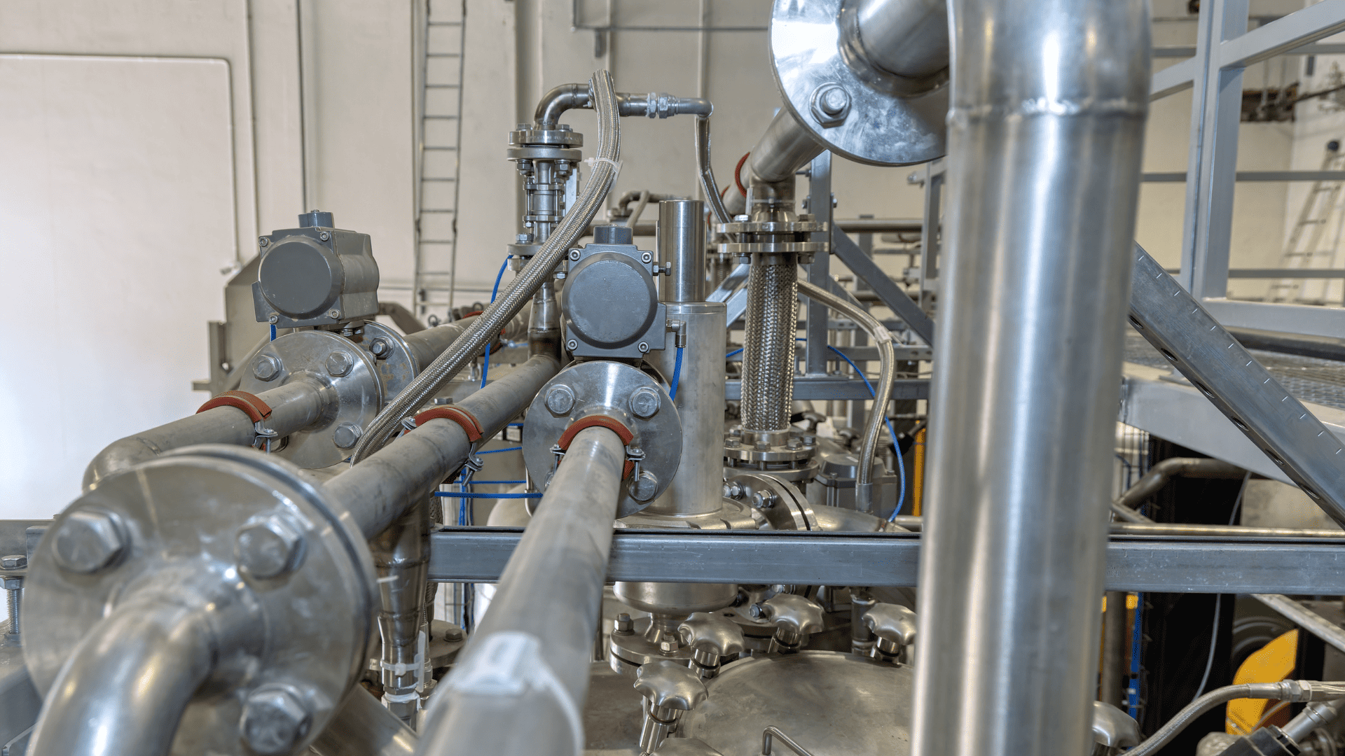 STAINLESS STEEL PIPES AND FITTINGS